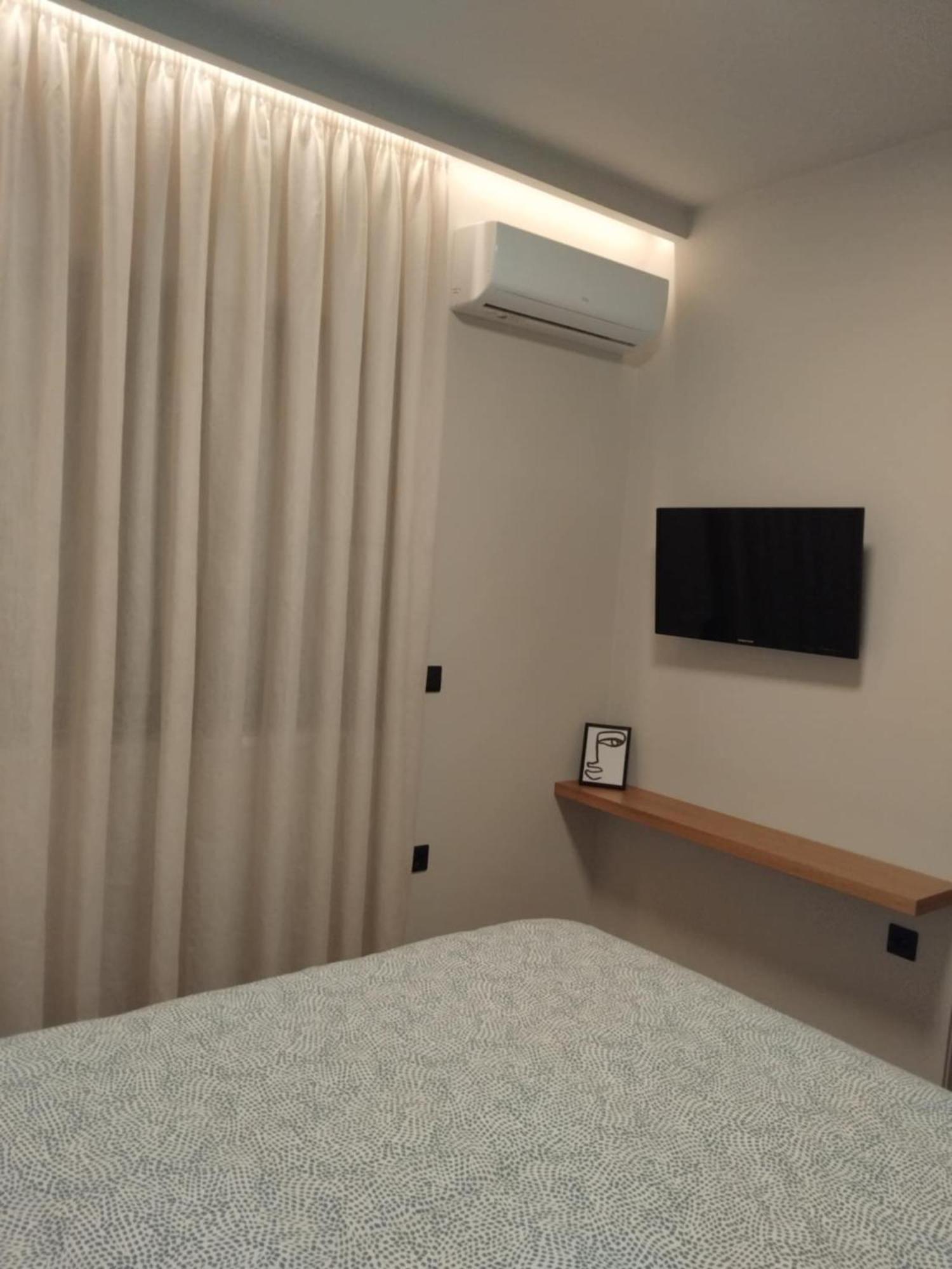 Apartamento Simple, Calm And Luxurious Kalamata Exterior foto